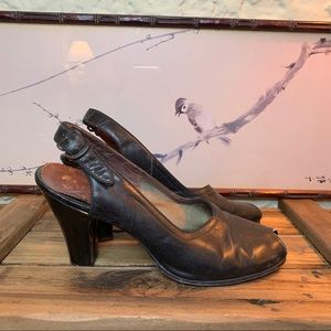 Vintage 1940s US Gold Cross black leather heels